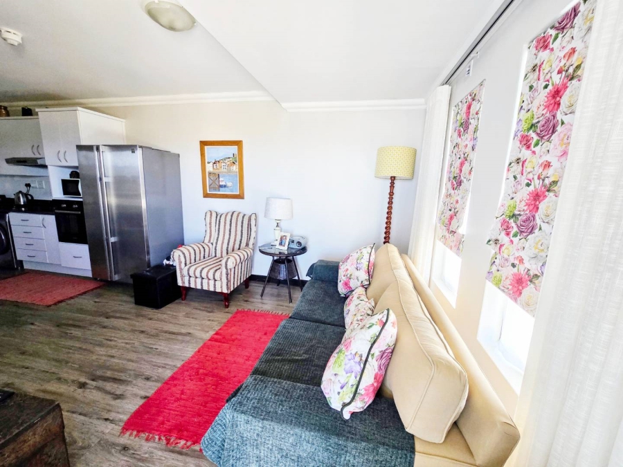 1 Bedroom Property for Sale in Buhrein Western Cape